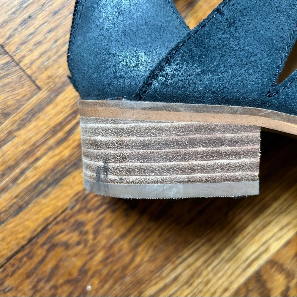 Lucky Brand Tazu black brushed suede gladiator lace up sandals size 8.5